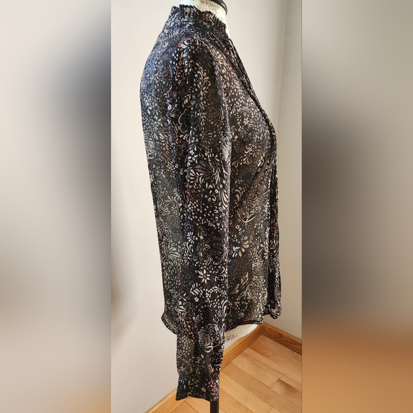 JOE FRESH printed blouse in size XS - Picture 3 of 8